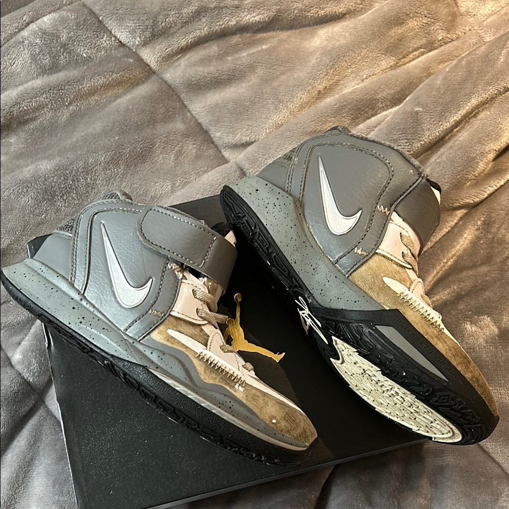 Nike Kyrie Infinity runners